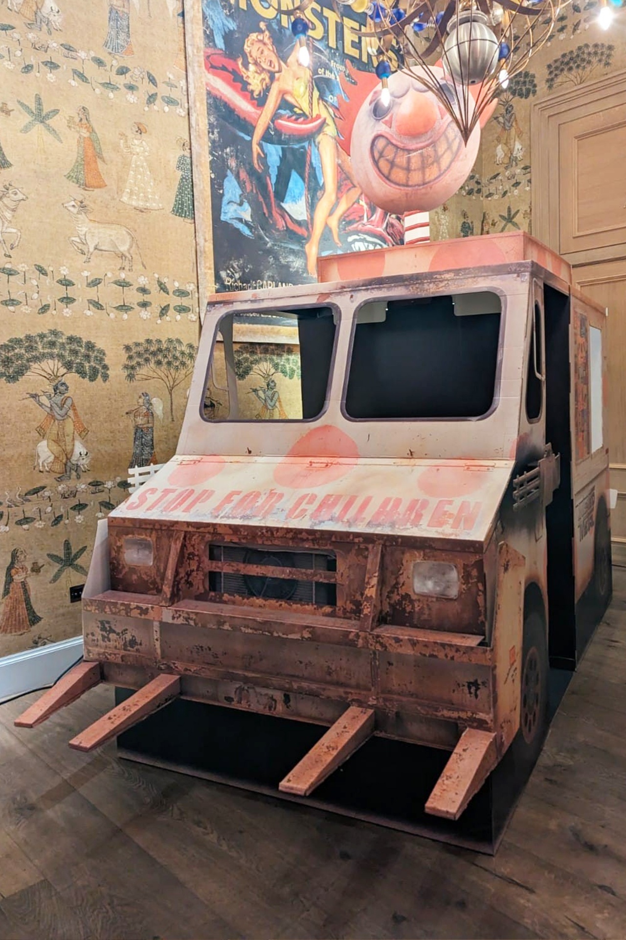 Twisted Metal ice cream van front angle view